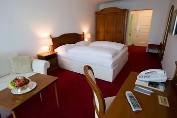 Hotel Seevilla Wolfgangsee 4*